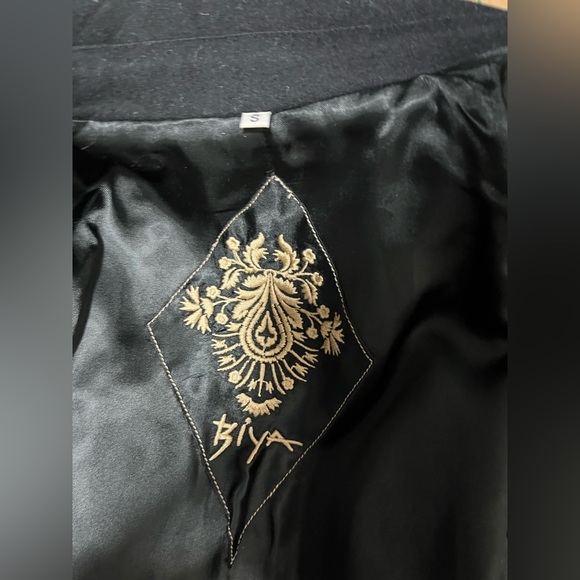 Biya Coat - Picture 3 of 3